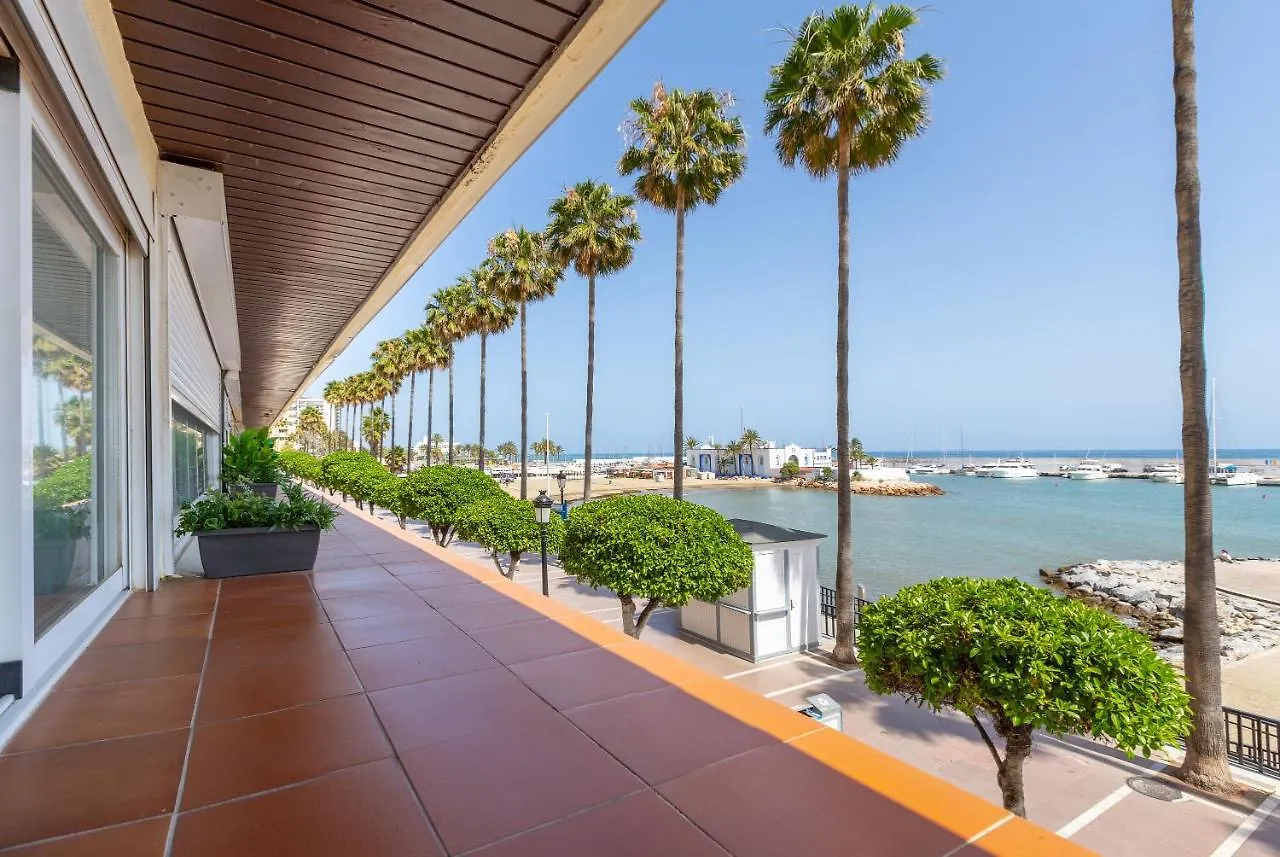 Apartamento En 1ª Linea De Playa Marbella