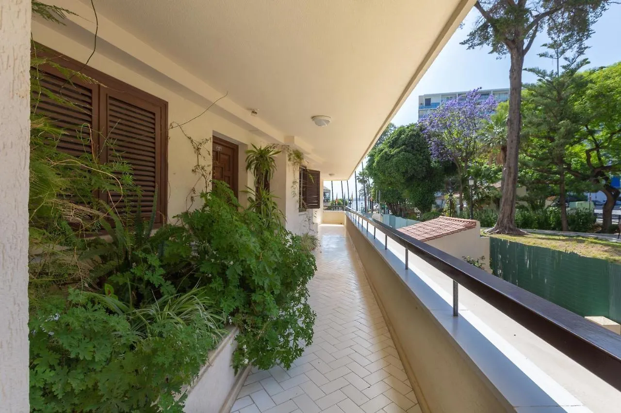 Apartamento En 1ª Linea De Playa Marbella